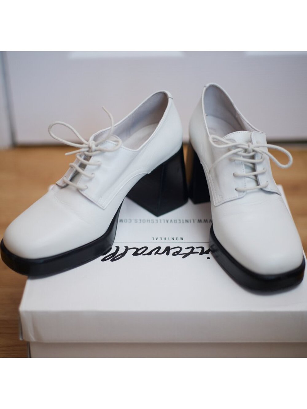 L'Intervalle Sevres white oxford block heels